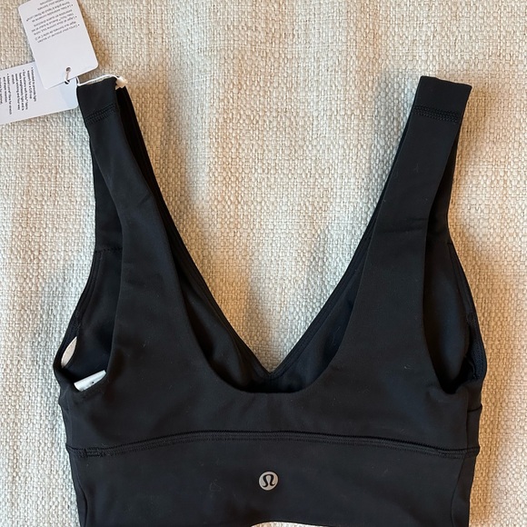 BNWT Lululemon Align V-Neck Bra C/D - Picture 3 of 4